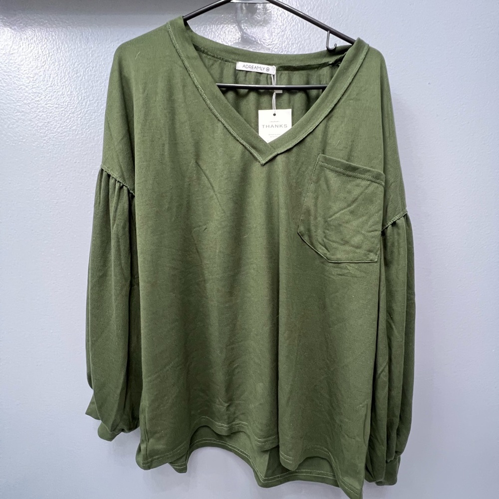 NWT adreamly long sleeve shirt size medium